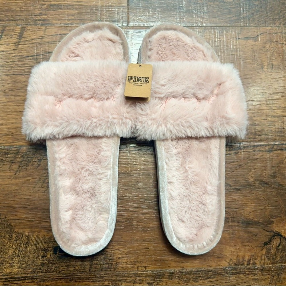 NEW PINK Victoria's Secret Faux Fur Light Pink Slippers